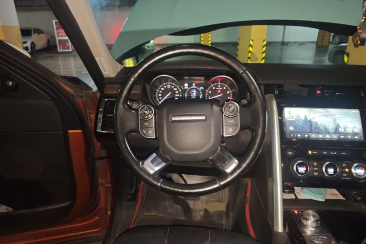 Used Land Rover Discovery 2017 3.0 SC V6 HSE Steering Wheel