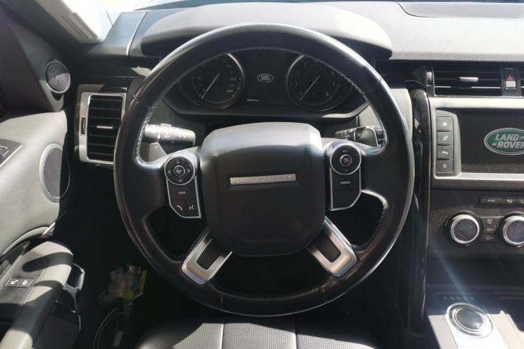 Used Land Rover Discovery 2017 3.0 SC V6 S Steering Wheel