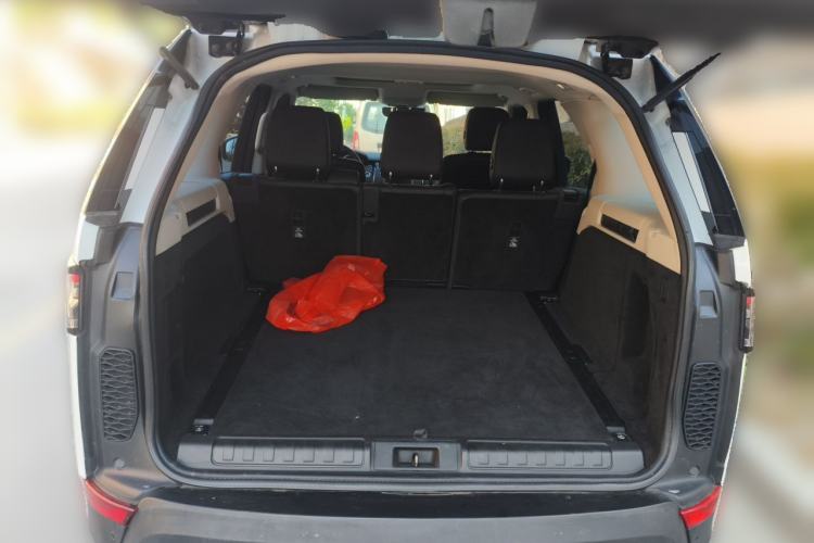 Used Land Rover Discovery 2017 3.0 SC V6 S Trunk