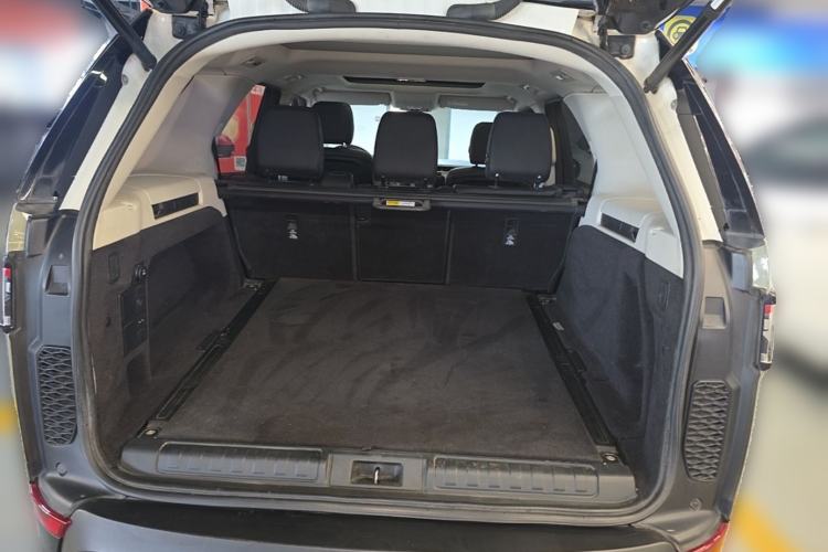 Used Land Rover Discovery 2017 3.0 SC V6 S Trunk