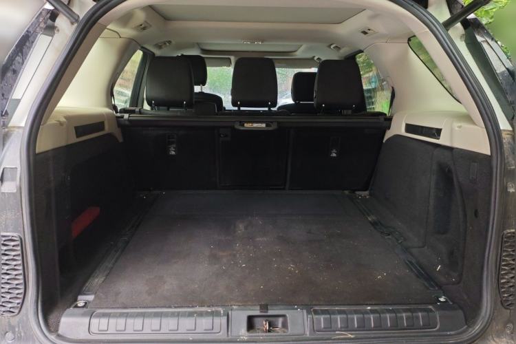 Used Land Rover Discovery 2017 3.0 SC V6 S Trunk