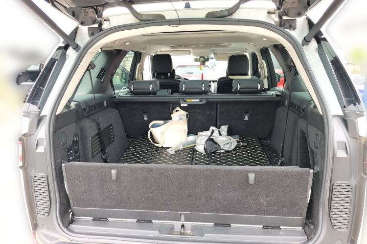 Used Land Rover Discovery 2017 3.0 SC V6 HSE Trunk