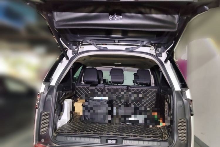 Used Land Rover Discovery 2017 3.0 SC V6 SE Trunk