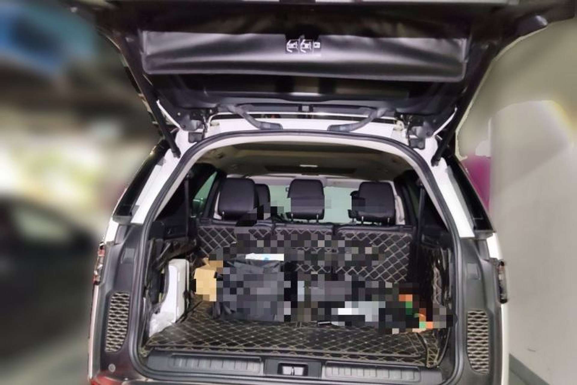 Used Land Rover Discovery 2017 3.0 SC V6 SE Trunk