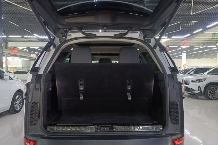Used Land Rover Discovery 2017 3.0 SC V6 SE Trunk