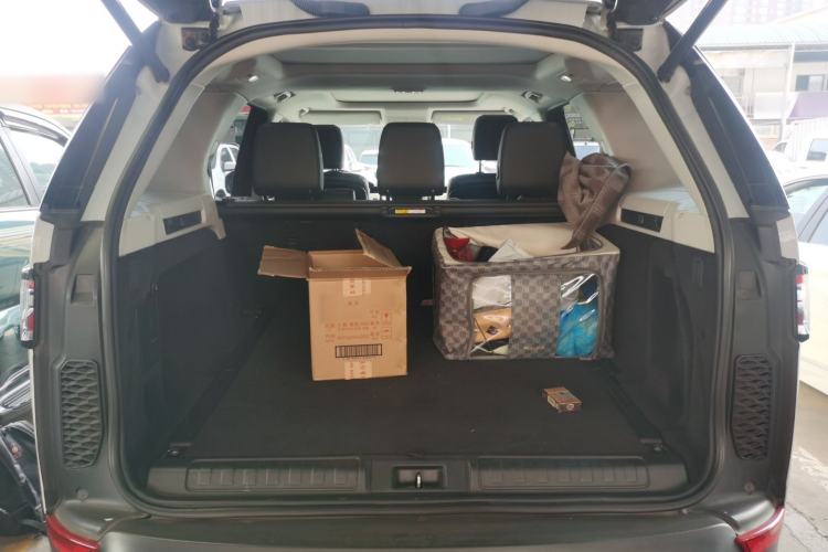 Used Land Rover Discovery 2017 3.0 SC V6 S Trunk