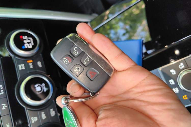 Used Land Rover Discovery 2017 3.0 SC V6 HSE Vehicle Key