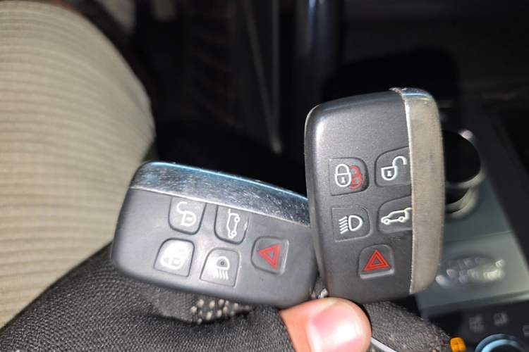 Used Land Rover Discovery 2017 3.0 SC V6 S Vehicle Key