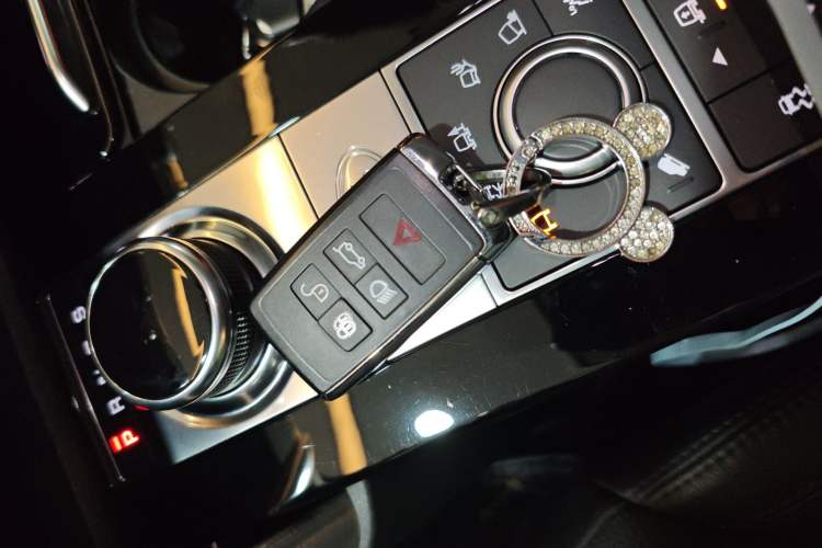 Used Land Rover Discovery 2017 3.0 SC V6 HSE Vehicle Key