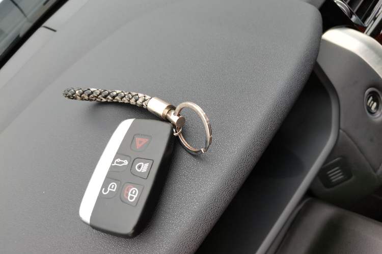 Used Land Rover Discovery 2017 3.0 SC V6 HSE Vehicle Key