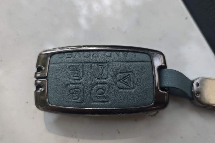 Used Land Rover Discovery 2017 3.0 SC V6 SE Vehicle Key