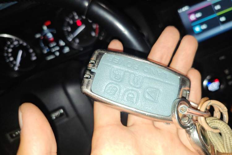 Used Land Rover Discovery 2017 3.0 SC V6 SE Vehicle Key