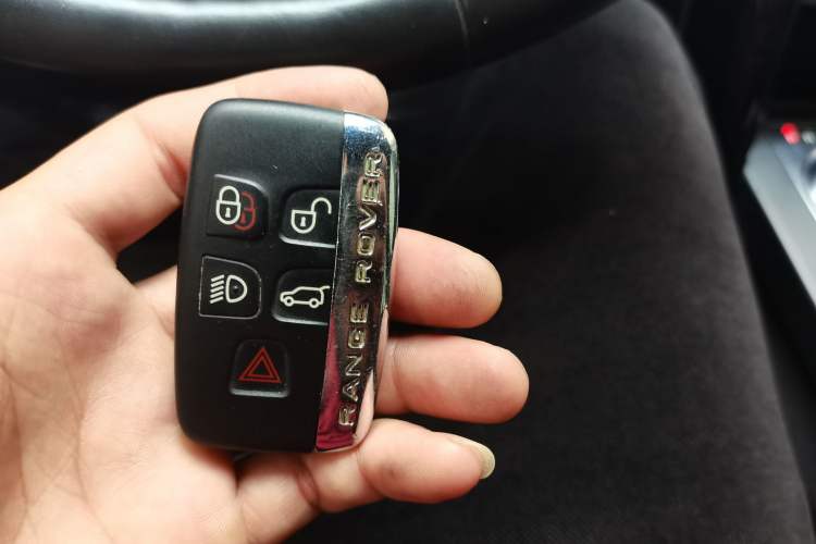 Used Land Rover Discovery 2017 3.0 SC V6 SE Vehicle Key
