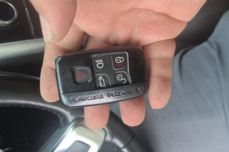 Used Land Rover Discovery 2017 3.0 SC V6 HSE Vehicle Key