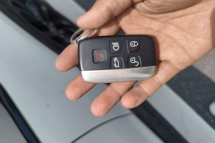 Used Land Rover Discovery 2017 3.0 SC V6 HSE Vehicle Key
