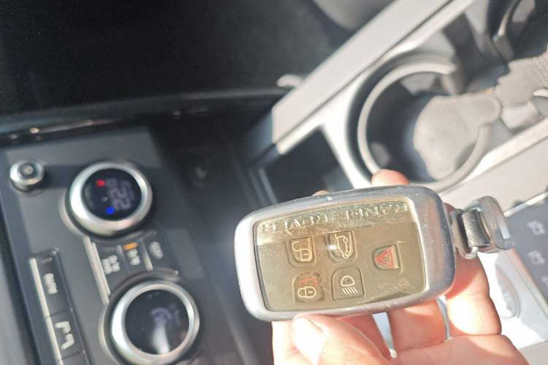 Used Land Rover Discovery 2017 3.0 SC V6 SE Vehicle Key