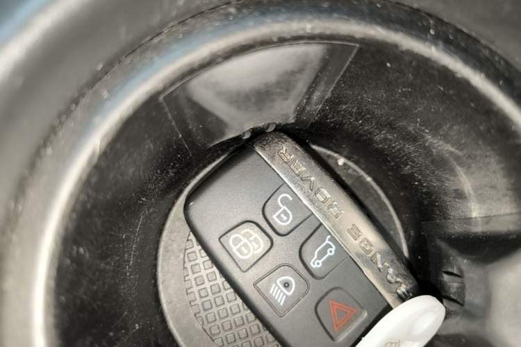 Used Land Rover Discovery 2017 3.0 SC V6 S Vehicle Key