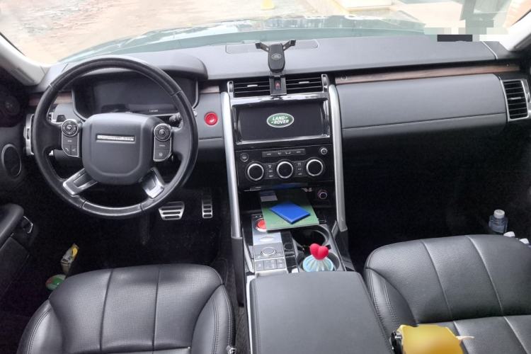 Used Land Rover Discovery 2018 3.0 SC V6 HSE Center Console