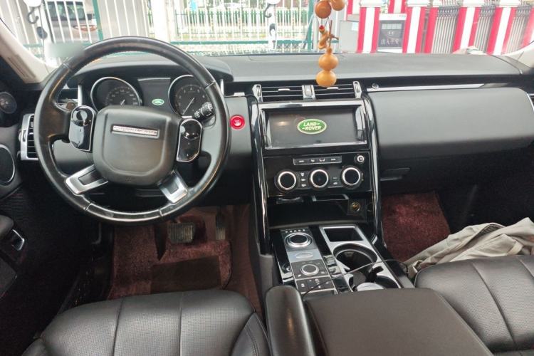 Used Land Rover Discovery 2018 3.0 SC V6 SE Center Console