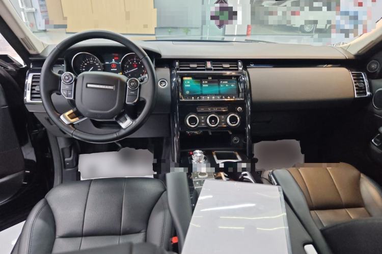 Used Land Rover Discovery 2018 2.0T SE Center Console