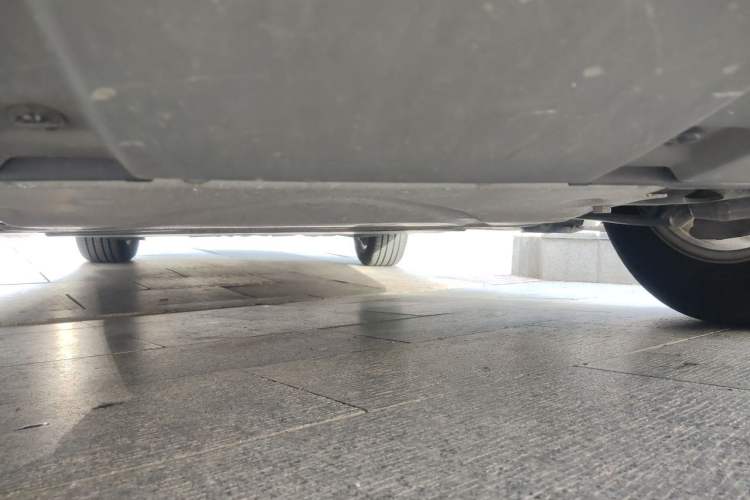 Used Land Rover Discovery 2018 2.0T SE Chassis Front