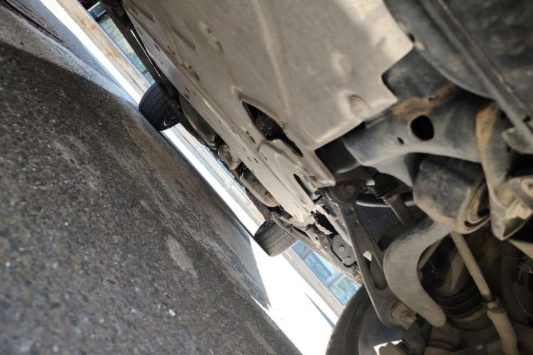Used Land Rover Discovery 2018 2.0T SE Chassis Front
