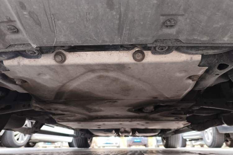 Used Land Rover Discovery 2018 2.0T SE Chassis Front