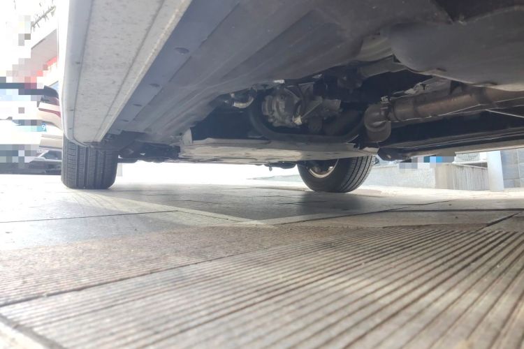 Used Land Rover Discovery 2018 2.0T SE Chassis Rear Left