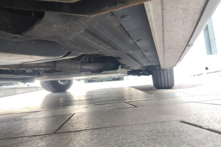 Used Land Rover Discovery 2018 2.0T SE Chassis Rear Right