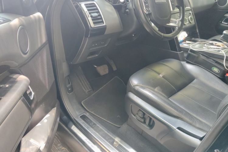 Used Land Rover Discovery 2018 2.0T SE Driver Seat