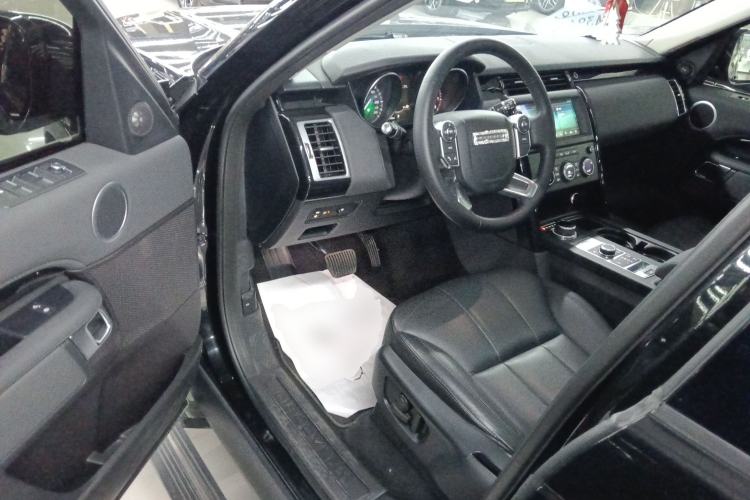 Used Land Rover Discovery 2018 3.0 SC V6 SE Driver Seat