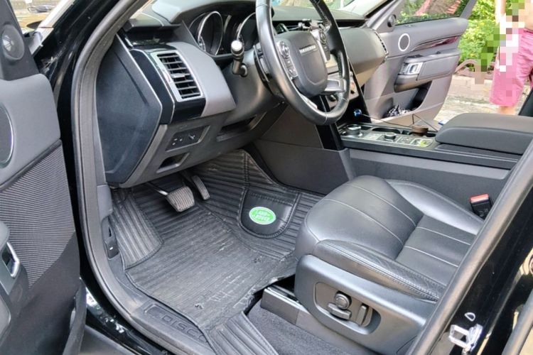 Used Land Rover Discovery 2018 3.0 SC V6 SE Driver Seat