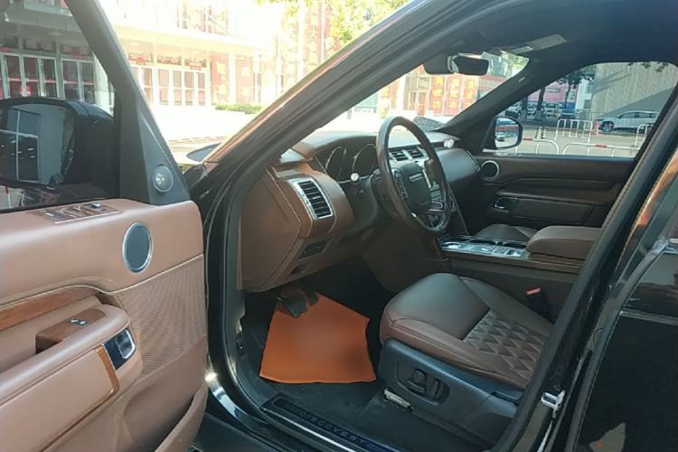 Used Land Rover Discovery 2018 3.0 SC V6 SE Driver Seat