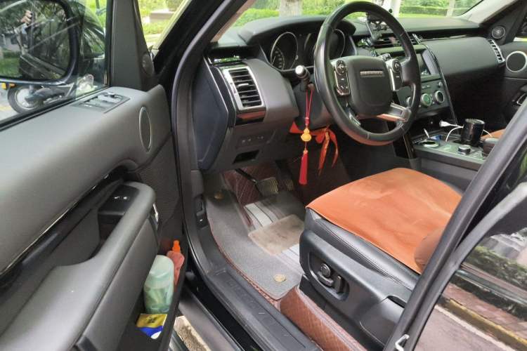 Used Land Rover Discovery 2018 3.0 SC V6 SE Driver Seat