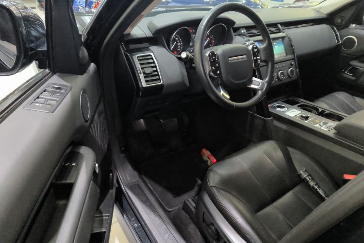 Used Land Rover Discovery 2018 3.0 SC V6 SE Driver Seat