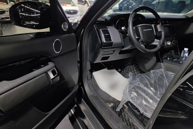 Used Land Rover Discovery 2018 3.0 SC V6 SE Driver Seat