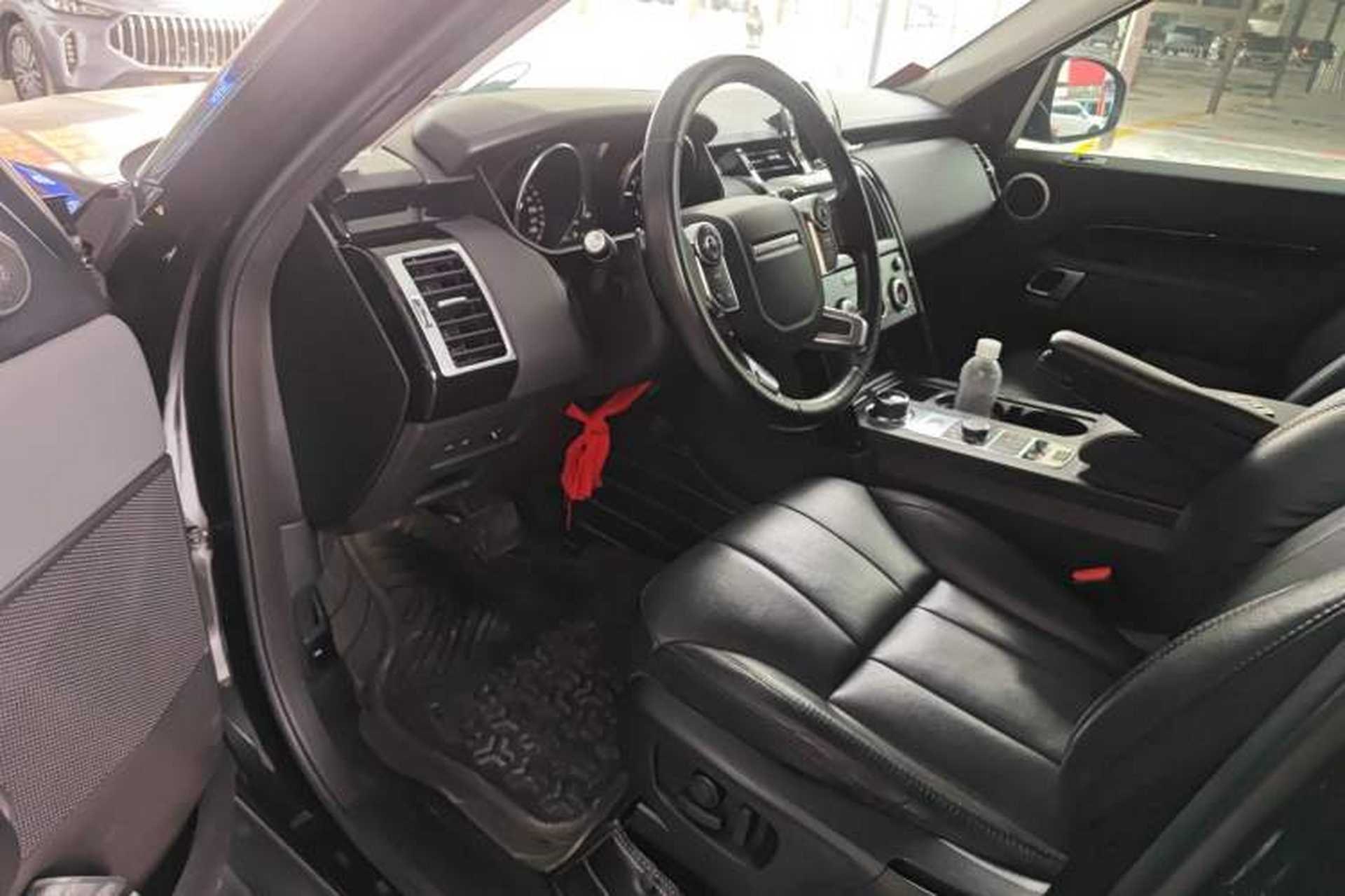 Used Land Rover Discovery 2018 2.0T SE Driver Seat