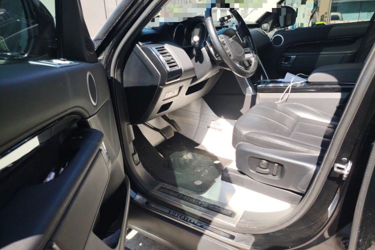 Used Land Rover Discovery 2018 2.0T SE Driver Seat