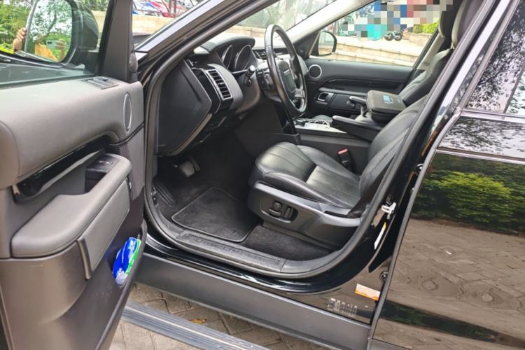 Used Land Rover Discovery 2018 3.0 SC V6 SE Driver Seat