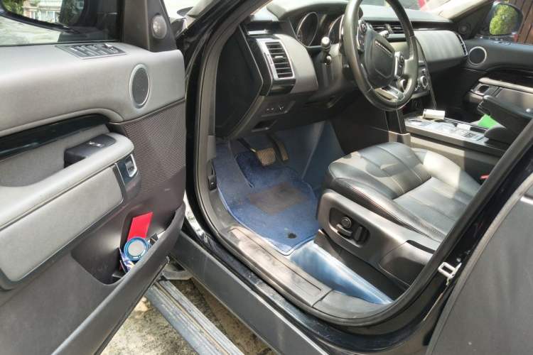 Used Land Rover Discovery 2018 3.0 SC V6 SE Driver Seat