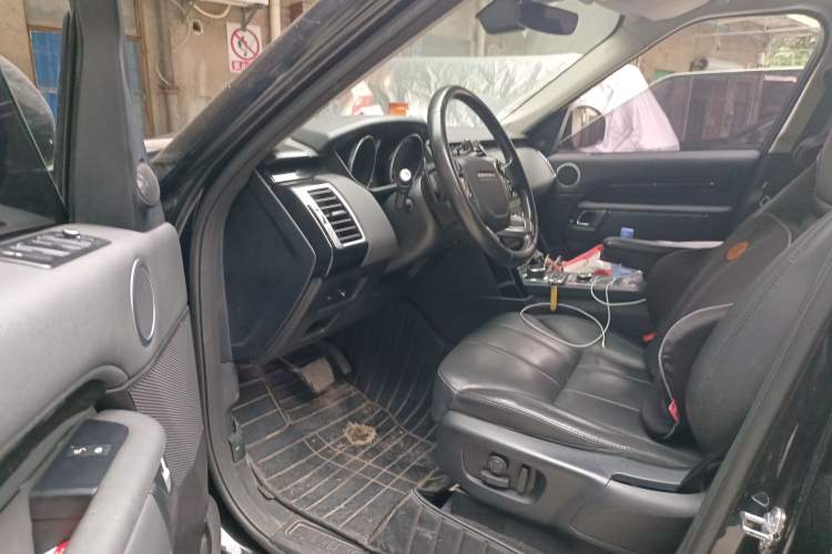Used Land Rover Discovery 2018 2.0T SE Driver Seat