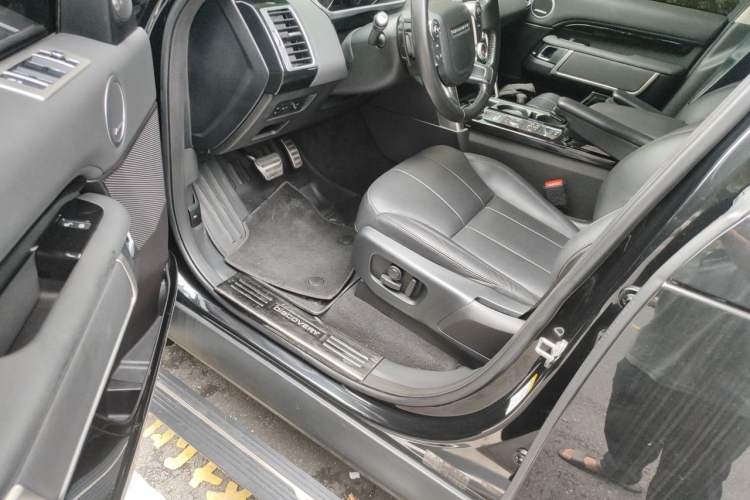 Used Land Rover Discovery 2018 2.0T Special Edition Driver Seat