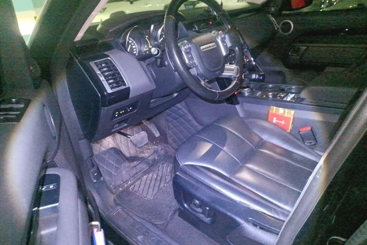 Used Land Rover Discovery 2018 3.0 SC V6 SE Driver Seat