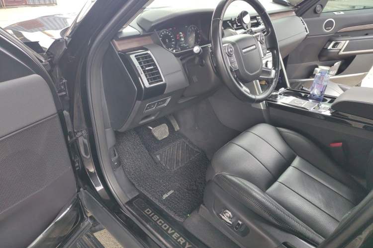 Used Land Rover Discovery 2018 3.0 SC V6 HSE Driver Seat