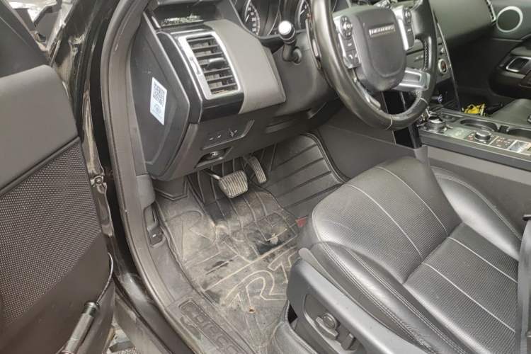 Used Land Rover Discovery 2018 3.0 SC V6 SE Driver Seat