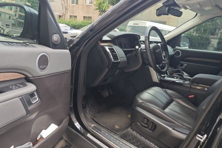 Used Land Rover Discovery 2018 3.0 SC V6 HSE Driver Seat