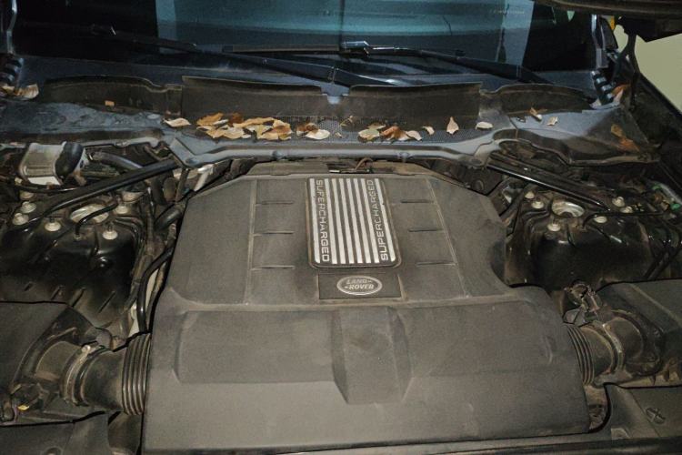 Used Land Rover Discovery 2018 3.0 SC V6 HSE Engine Bay