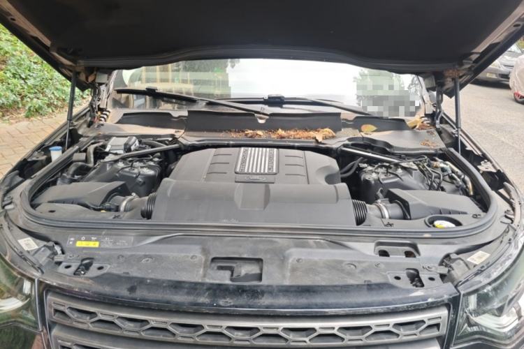 Used Land Rover Discovery 2018 3.0 SC V6 SE Engine Bay