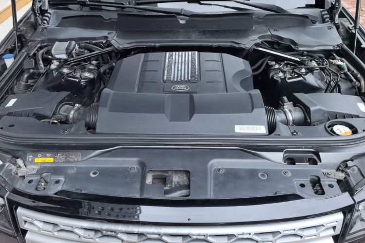 Used Land Rover Discovery 2018 3.0 SC V6 HSE Engine Bay