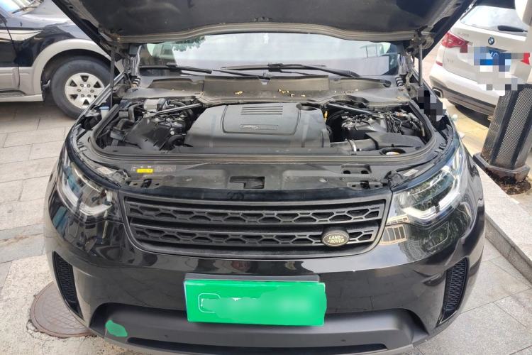 Used Land Rover Discovery 2018 2.0T SE Engine Bay